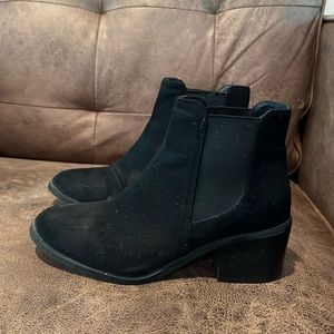 Black suede booties with heel